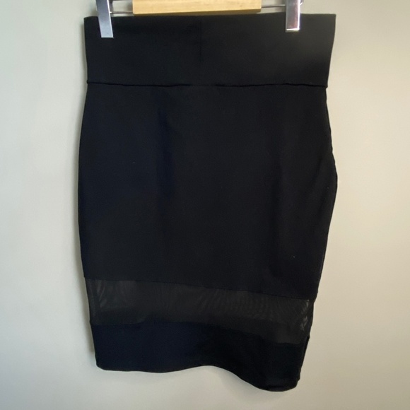 Bebe Women's Black Pull On Midi Skirt Size Medium - Picture 3 of 10